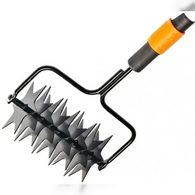 Інструмент для проколювання газонів Fiskars QuikFit 136524 (1000689)