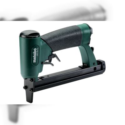 Пневматичний скобозабівач Metabo DKG 80/16