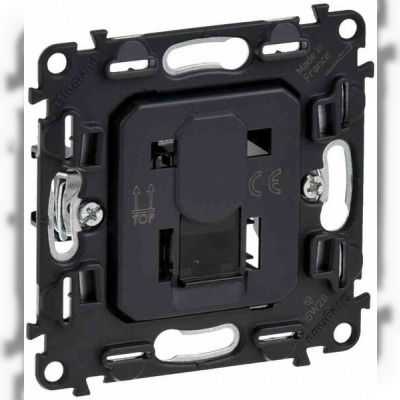 Розетка Legrand Valena IN'MATIC информационная RJ45