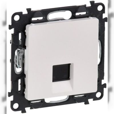 Розетка Legrand Valena LIFE data socket RJ45 UTP CAT.6 white