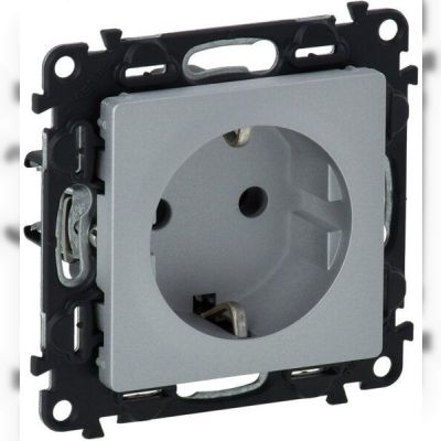 Розетка Legrand Schuko 16А 250В (753621)