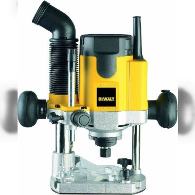 Фрезер DeWALT DW621