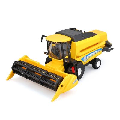 Автомодель Bburago Farm Зернозбиральний комбайн New Holland TC5.90 (18-31721)