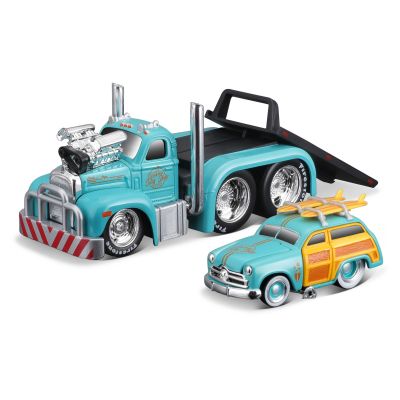Ігровий набір Maisto Muscle machines Трейлер-транспортер та машинка 1953 Mack B-61 Flatbed та 1950 Ford Woody (11532/1)