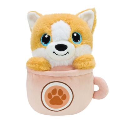 М'яка іграшка Країна Іграшок Собачка в чашці 25 см (QD2403)
