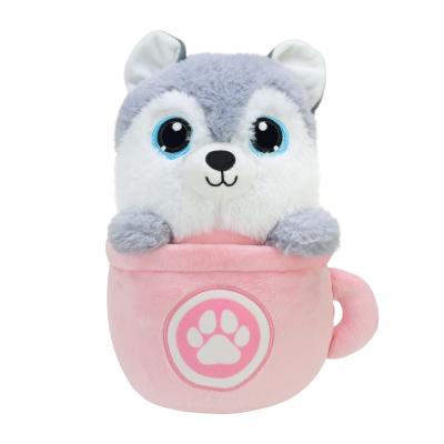 М'яка іграшка Країна Іграшок Собачка в чашці 25 см (QD2402)